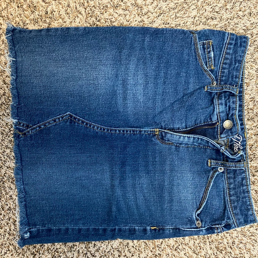 Universal thread denim skirt